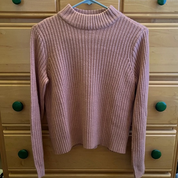 H&M Sweater - Picture 2 of 3